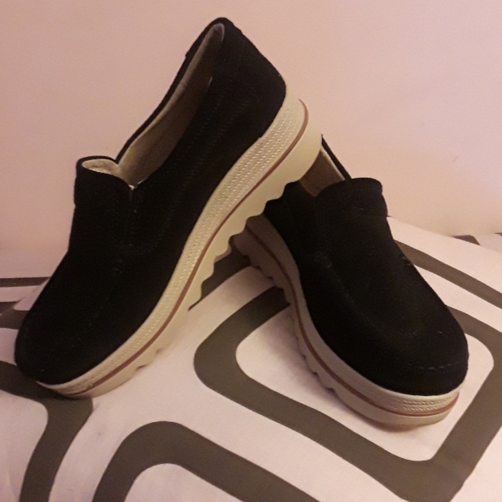 Womens Black-Suede Platform Loafer